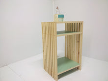 Charger l&#39;image dans la galerie, Table de chevet en bois recyclé
